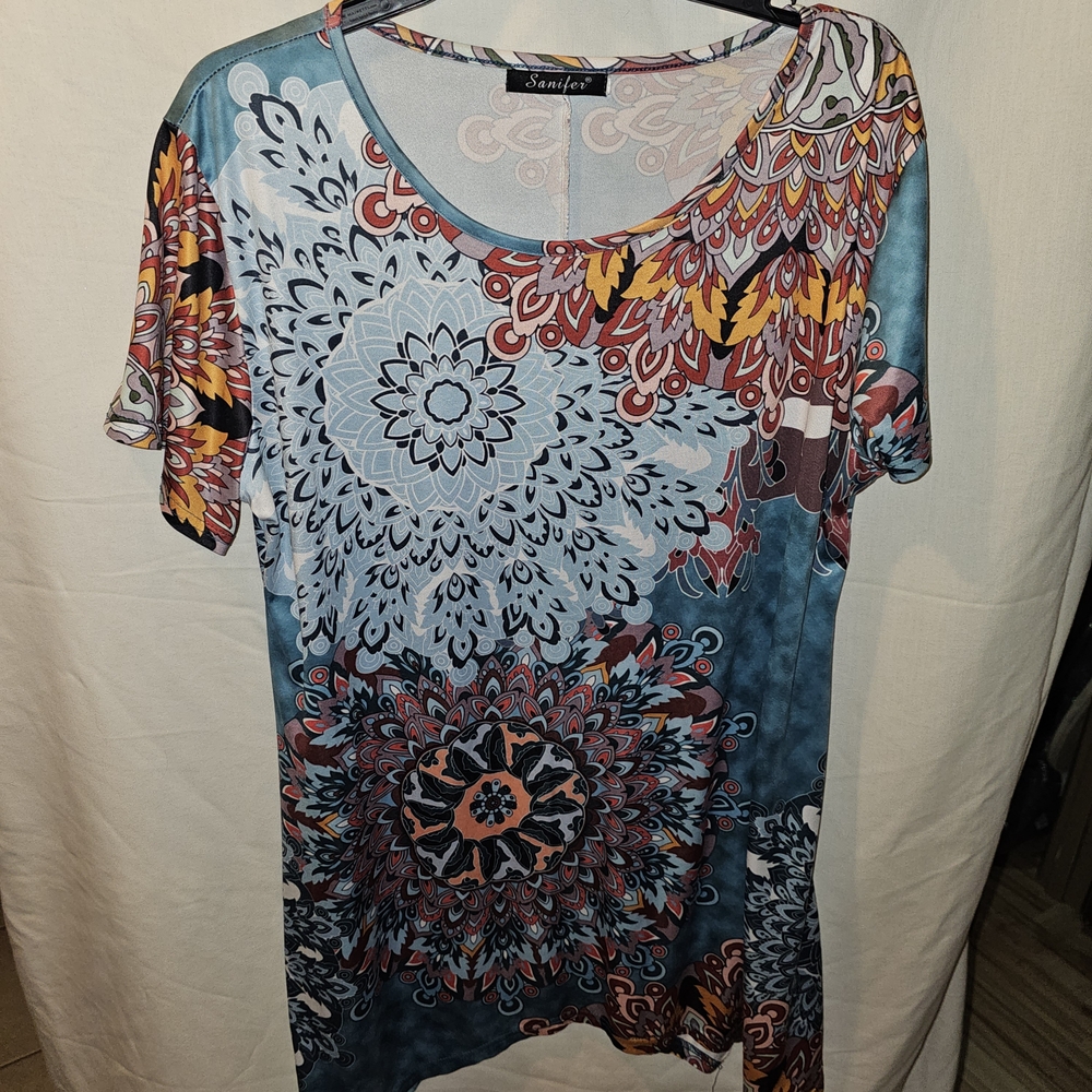 Women's Vibrant Paisley Print Tunic